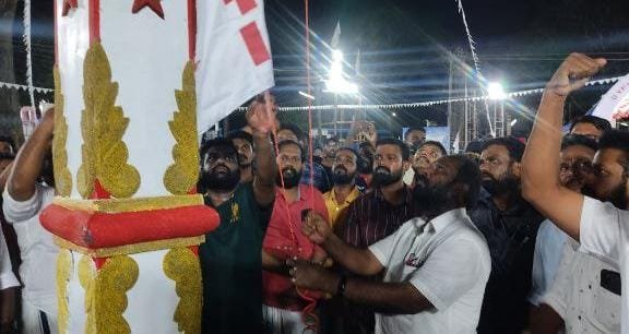 ആവേശം വിതറിക്കൊണ്ട് ഡിവൈഎഫ്‌ഐ യുടെ തിരുവനന്തപുരം ജില്ലാ സമ്മേളനത്തിന് ആറ്റിങ്ങല്‍ പതാക ഉയര്‍ന്നു