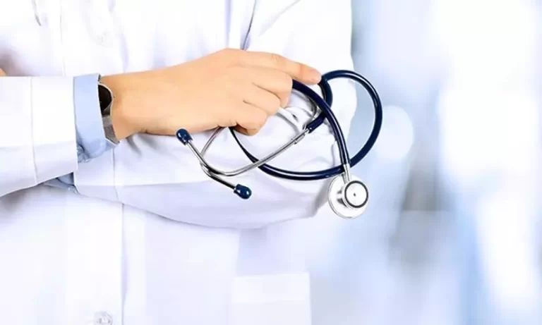 ഡോക്ടറെ മർദ്ദിച്ചതിൽ‍ പ്രതിഷേധിച്ച് നാളെ ഡോക്ടര്‍മാര്‍ പണിമുടക്കും