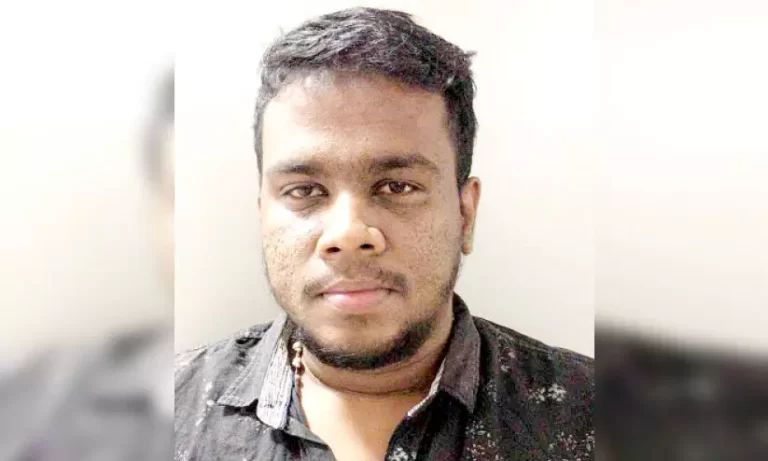 യു​വ​തി​യെ കാ​റി​ൽ ത​ട്ടി​ക്കൊ​ണ്ടു​പോ​യി പീ​ഡി​പ്പി​ച്ച കേ​സി​ൽ മു​ഖ്യ​പ്ര​തി പി​ടി​യി​ൽ.