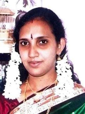 വീട്ടമ്മയുടെ മൃതദേഹം റബ്ബർ തോട്ടത്തിൽ ജീർണ്ണിച്ച നിലയിൽ കണ്ടെത്തി.