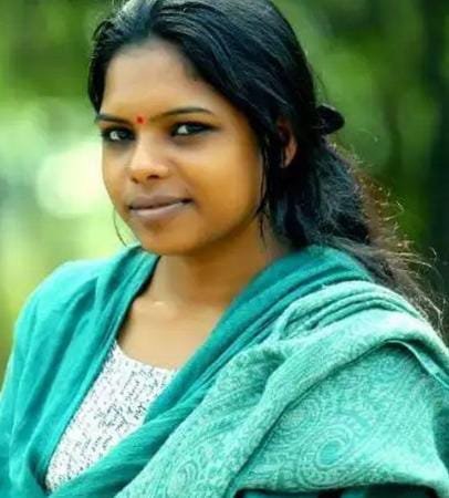 യുവ സംവിധായിക നയന സൂര്യയുടെ ദുരൂഹ മരണത്തില്‍ സിബിഐ അന്വേഷണം ആവശ്യപ്പെട്ട് കുടുംബം ഇന്ന് മുഖ്യമന്ത്രി പിണറായി വിജയനെ കാണും