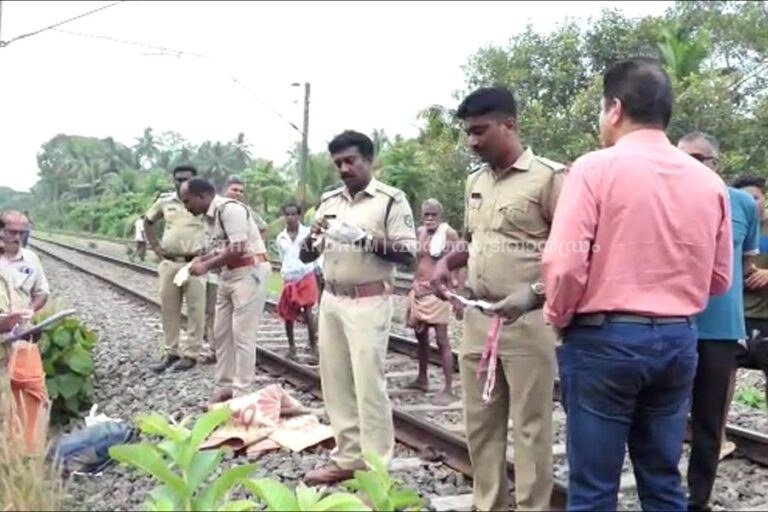 സോളാർ കേസ് അന്വേഷിച്ച റിട്ടയേർഡ് ഡിവൈഎസ്പി ഹരികൃഷ്ണനെ ട്രെയിൻ തട്ടി മരിച്ച നിലയിൽ കണ്ടെത്തി