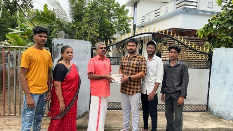 എസ്.എഫ് ഐ അഞ്ചുതെങ്ങിൽ പുസ്തക സമാഹരണം നടത്തി