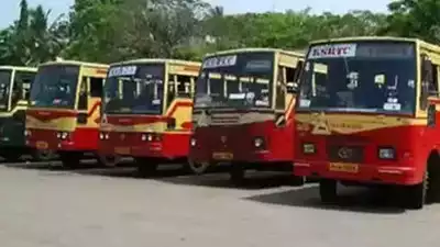 കെഎസ്ആർടിസി ബസ് തലയിലൂടെ കയറിയിറങ്ങി യാത്രക്കാരന് ദാരുണാന്ത്യം