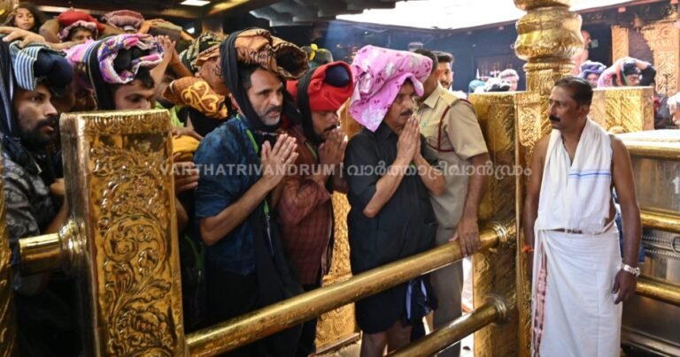 ശബരിമല ദർശനം നടത്തി കെ.പി.മോഹനൻ എം.എൽ.എയും സംഘവും