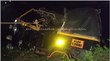 റോഡ് മുറിച്ച് കടന്നയാളെ രക്ഷിക്കുന്നതിനിടെ ഓട്ടോ നിയന്ത്രണം തെറ്റി മരത്തിലിടിച്ചു; മൂന്ന് പേർക്ക് പരിക്ക്