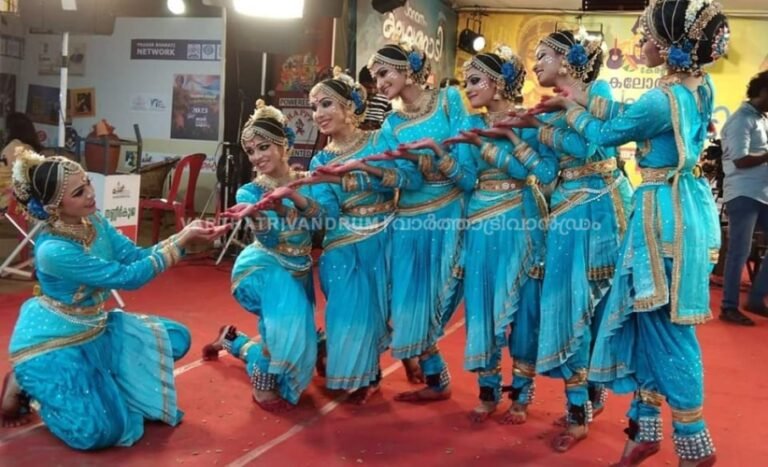 സംസ്ഥാന സ്‌കൂള്‍ കലോത്സവം; രണ്ടാം ദിവസം പിന്നിടുമ്പോൾ കണ്ണൂർ ജില്ല തന്നെ മുന്നിൽ